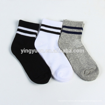 YINGYU Made in Japan ausgefallene Männer benutzerdefinierte Kleidermuster Mann weiße Streifen Sportsocken